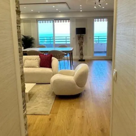 Royal Palace T4 *