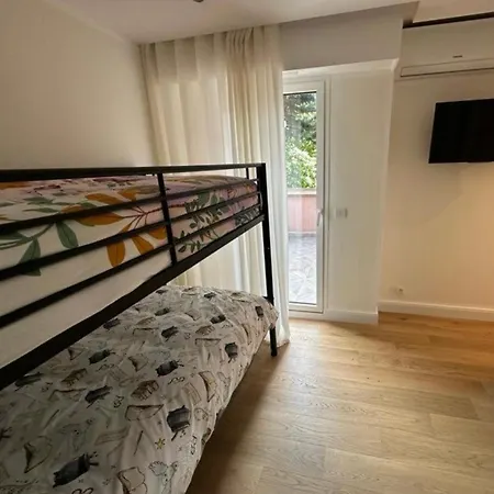 Royal Palace T4 Apartment *